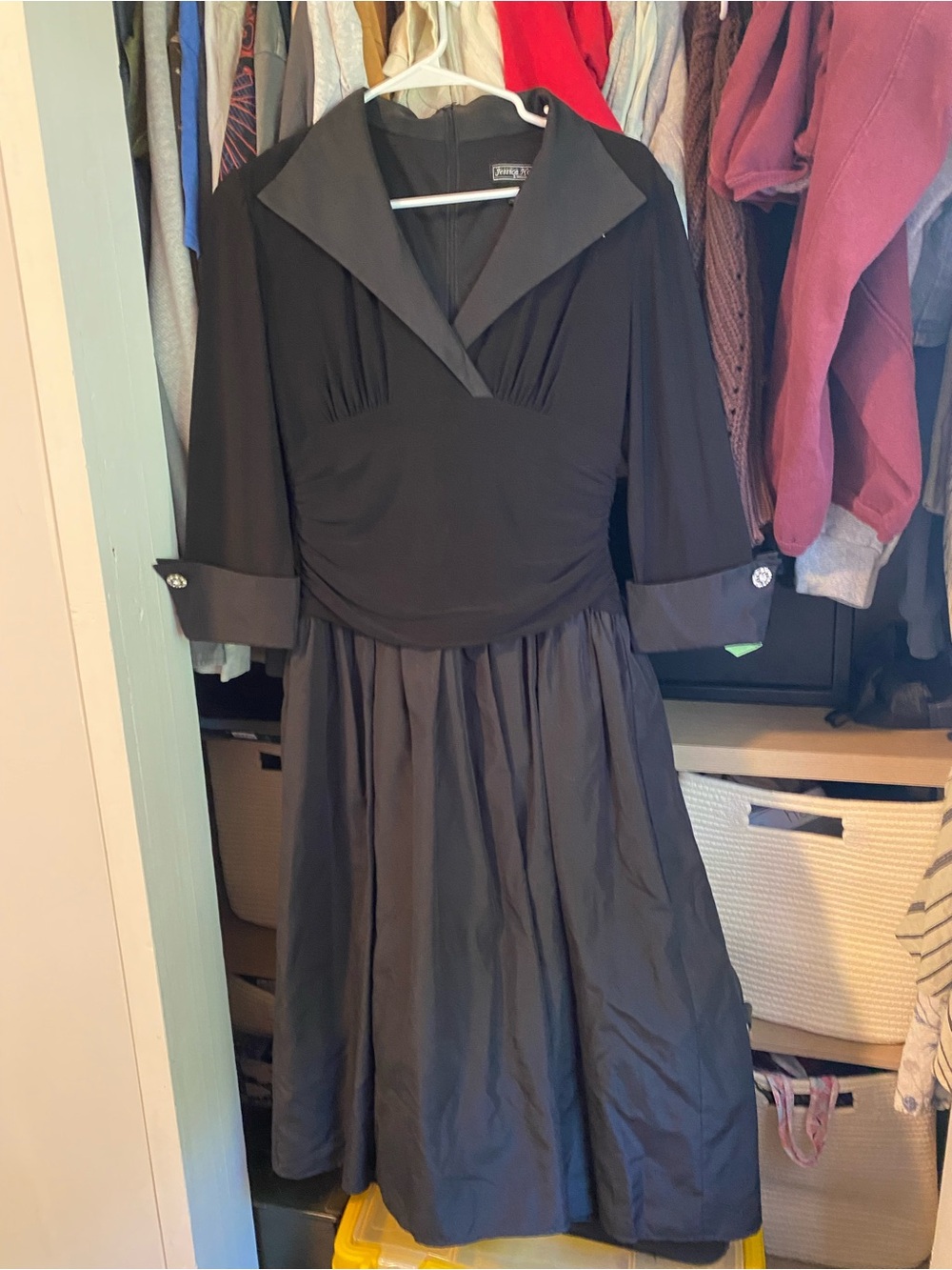 Jessica Howard vintage black dress